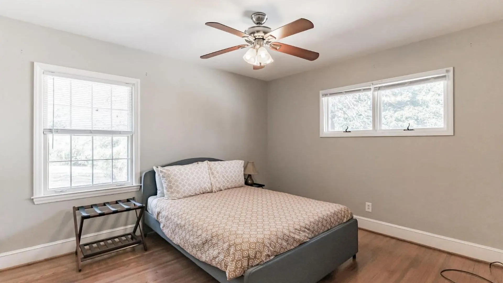 Holiday home 4 Bedroom Ranch In Prime Southpark Backyard And Porch Charlotte