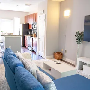 Holiday home Modern Townhouse - 1 Min To Uptown Clt - Walk To Restaurants, Charlotte
