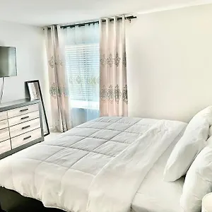 Holiday home Spacious 4-bedroom House,6beds With Office Space, Charlotte